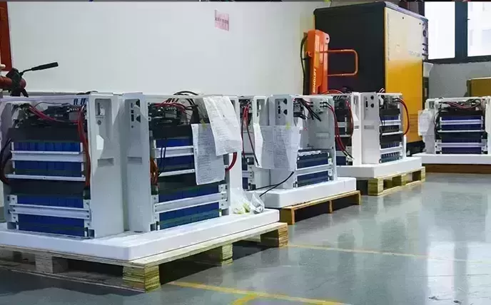 Usine de batteries lithium Suness